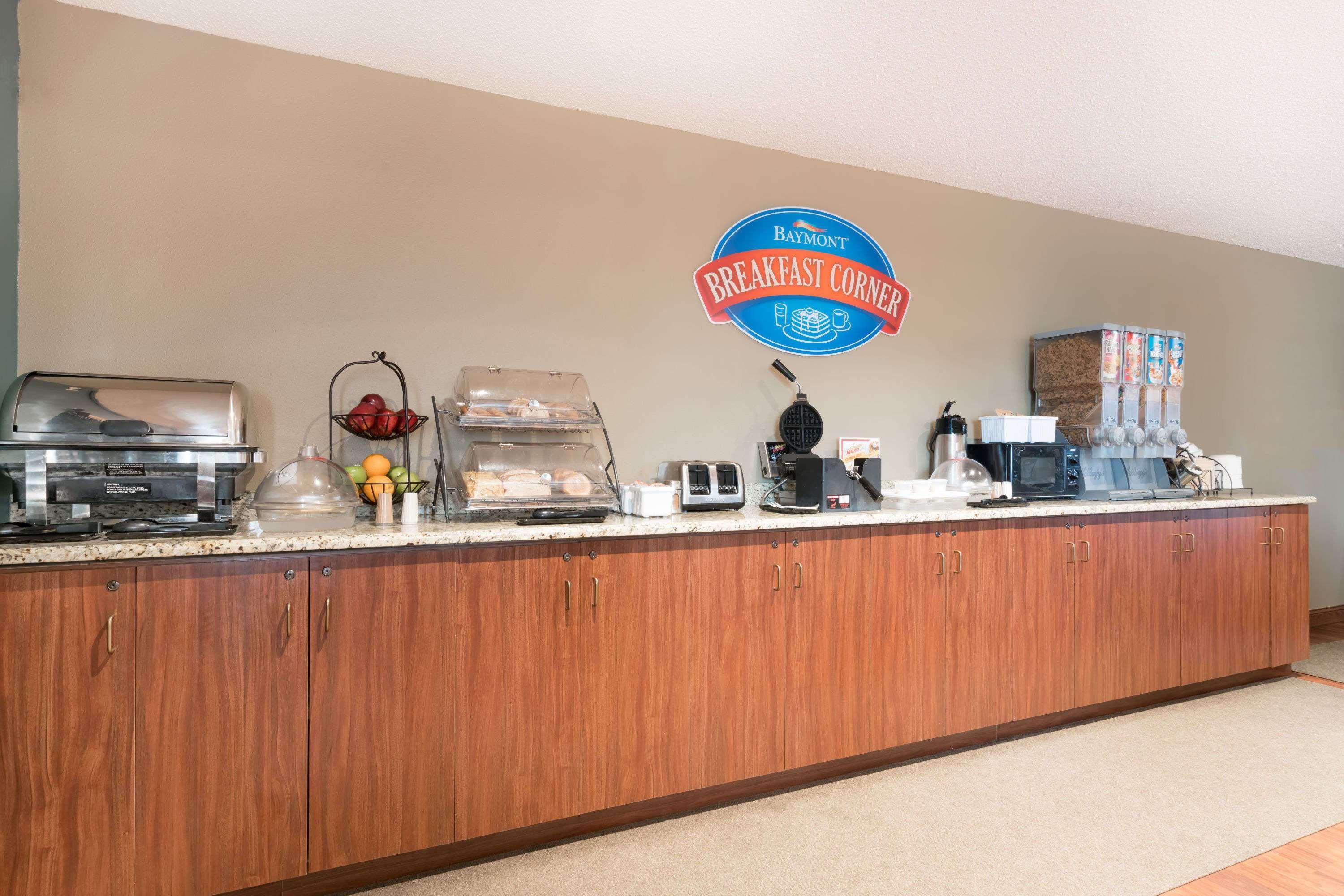 เบย์มอนต์ บาย วินด์แฮม มาร์ชฟิลด์ Hotel Marshfield ภายนอก รูปภาพ